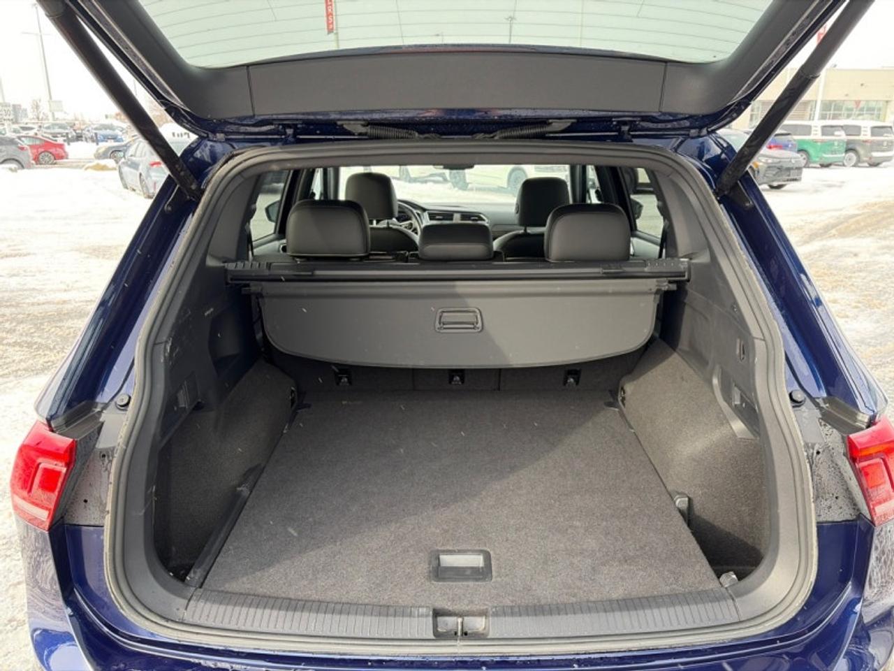 2024 Volkswagen Tiguan Highline R-Line  - Leather Seats Photo