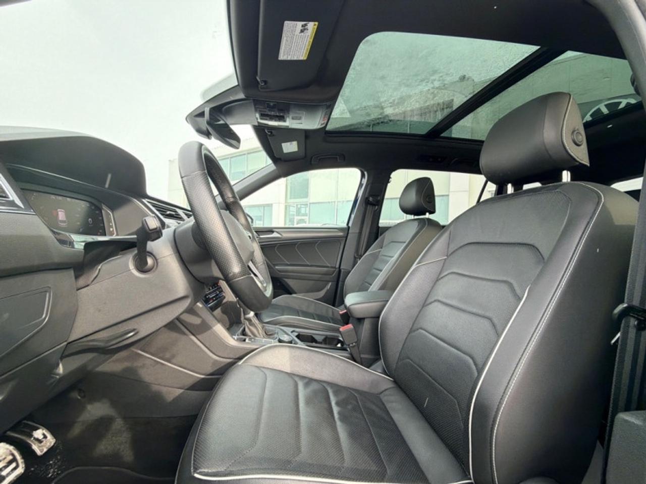 2024 Volkswagen Tiguan Highline R-Line  - Leather Seats Photo