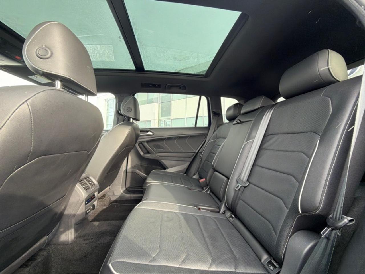 2024 Volkswagen Tiguan Highline R-Line  - Leather Seats Photo