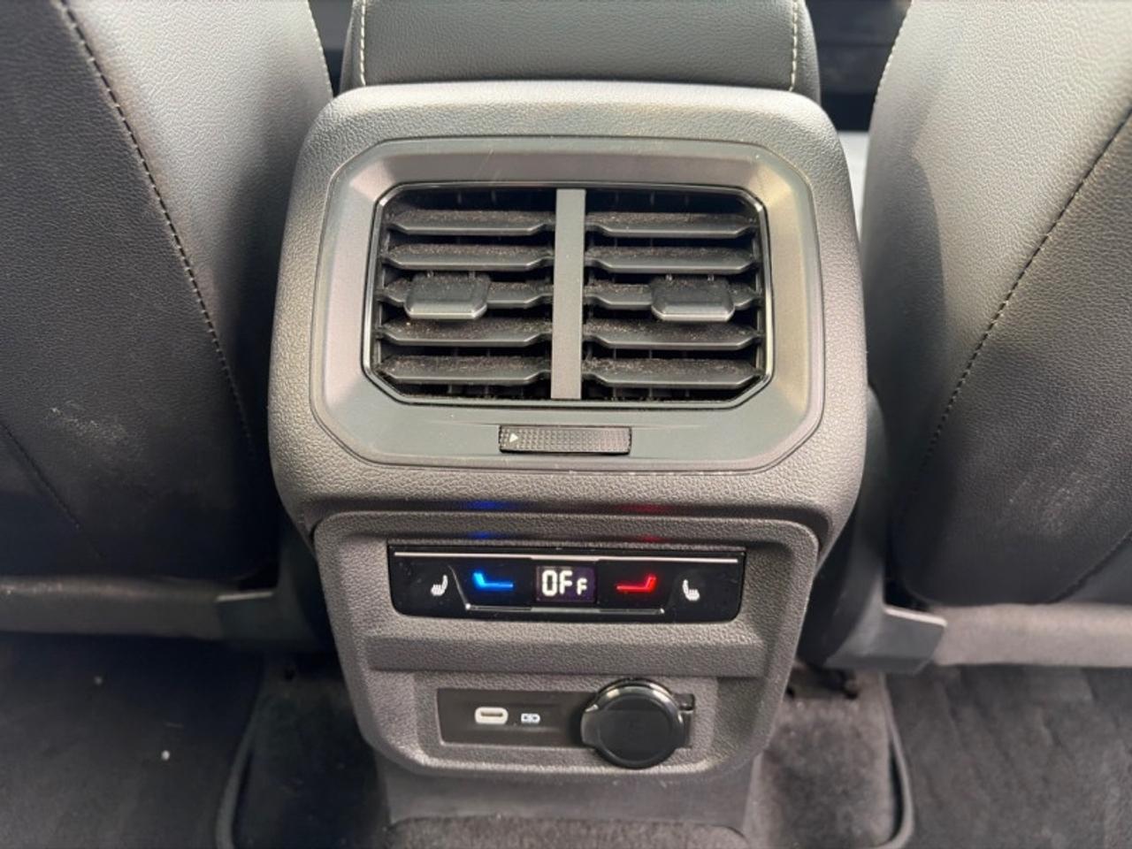 2024 Volkswagen Tiguan Highline R-Line  - Leather Seats Photo