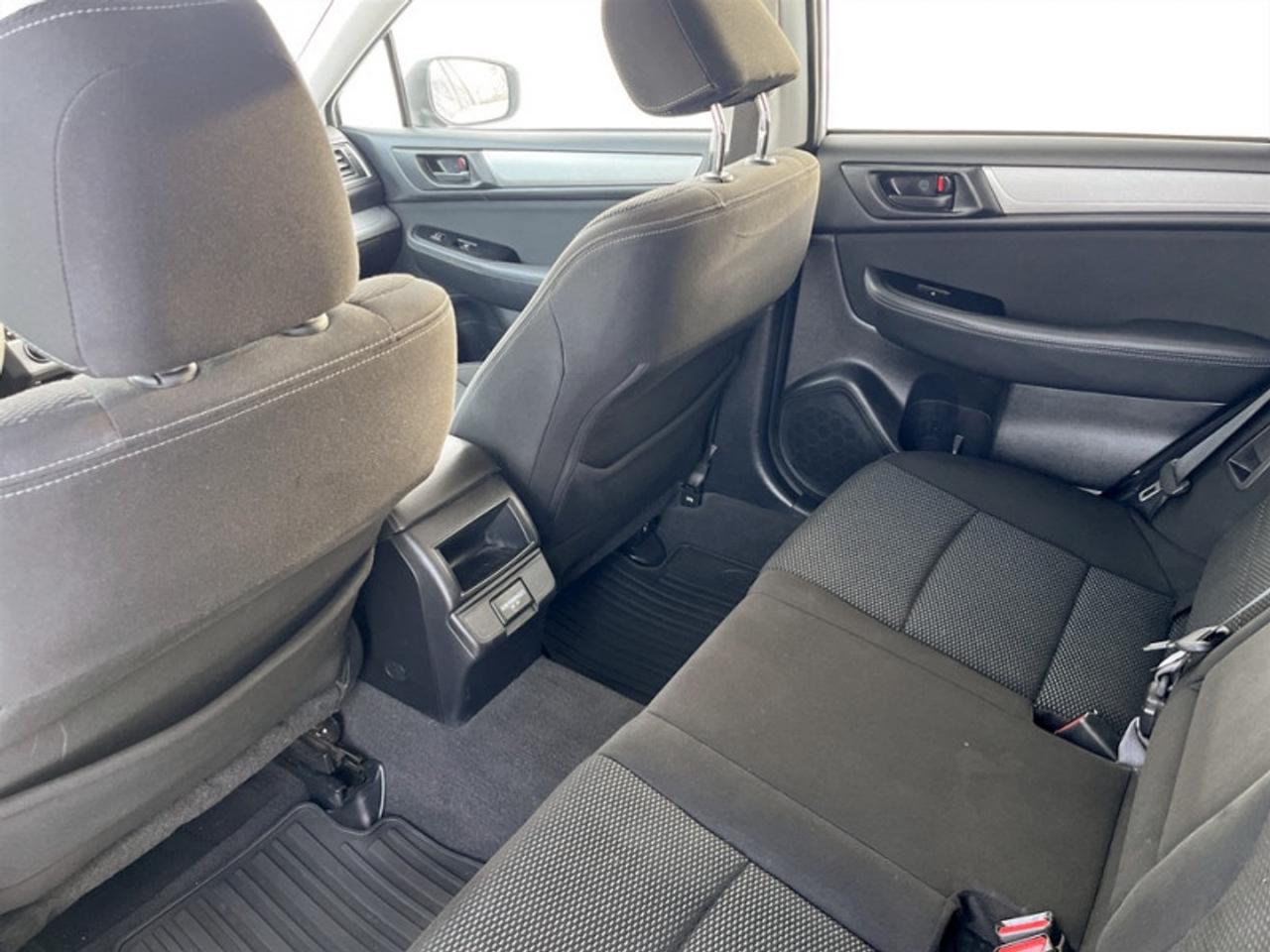 2018 Subaru Outback 2.5i  **AFTERMARKET ALLOY WHEELS** Photo