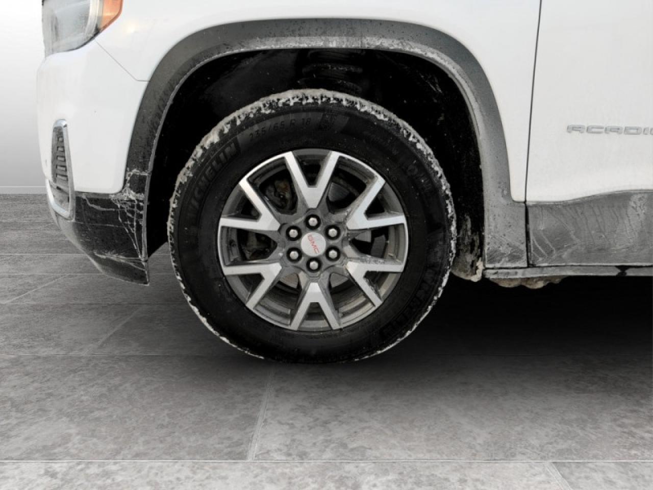 2022 GMC Acadia SLE Photo