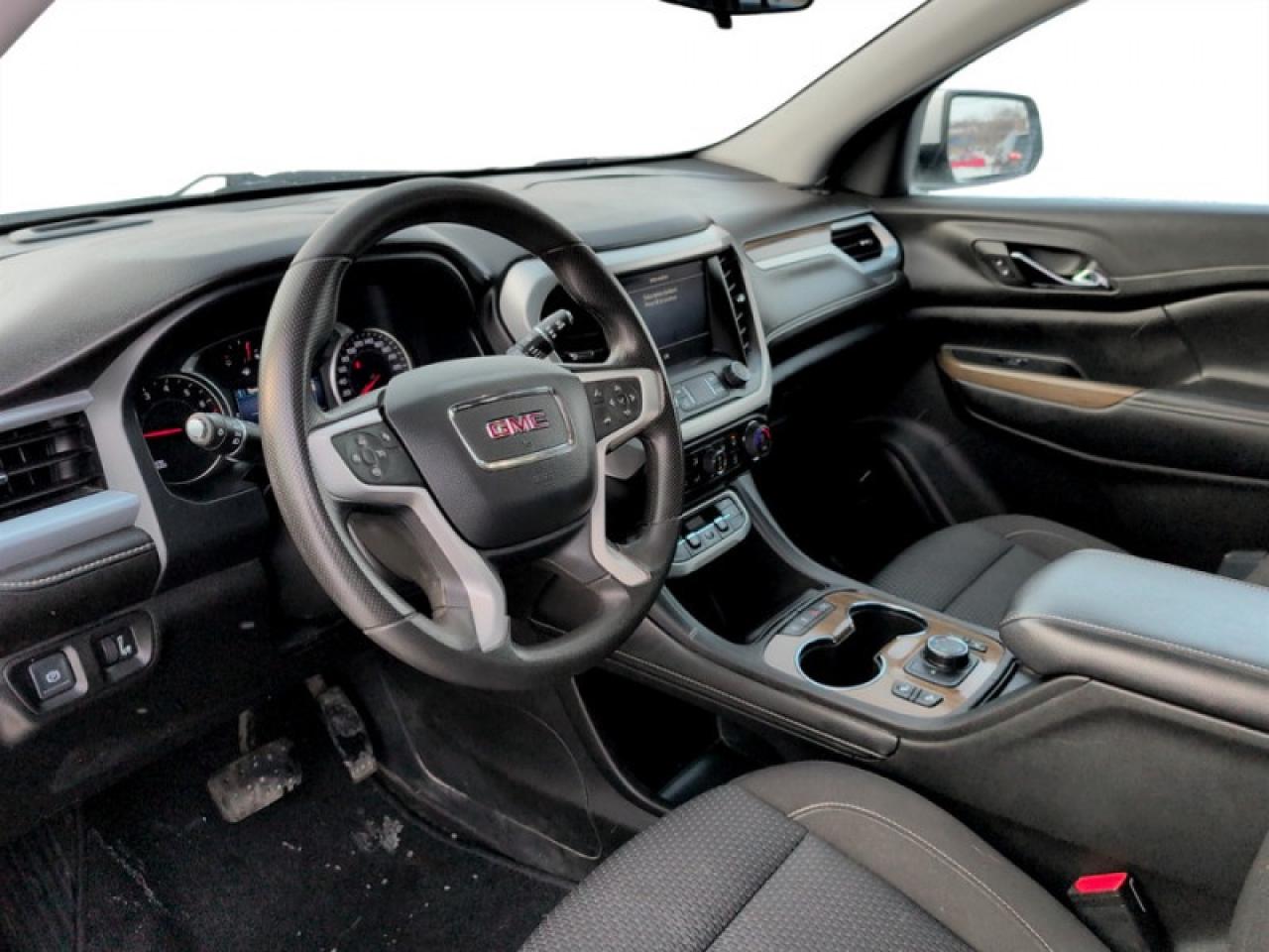 2022 GMC Acadia SLE Photo