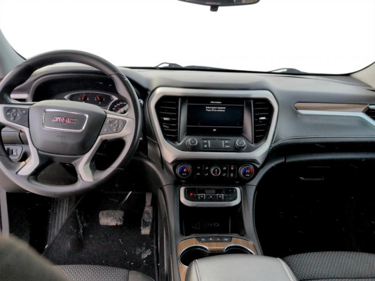 2022 GMC Acadia SLE Photo