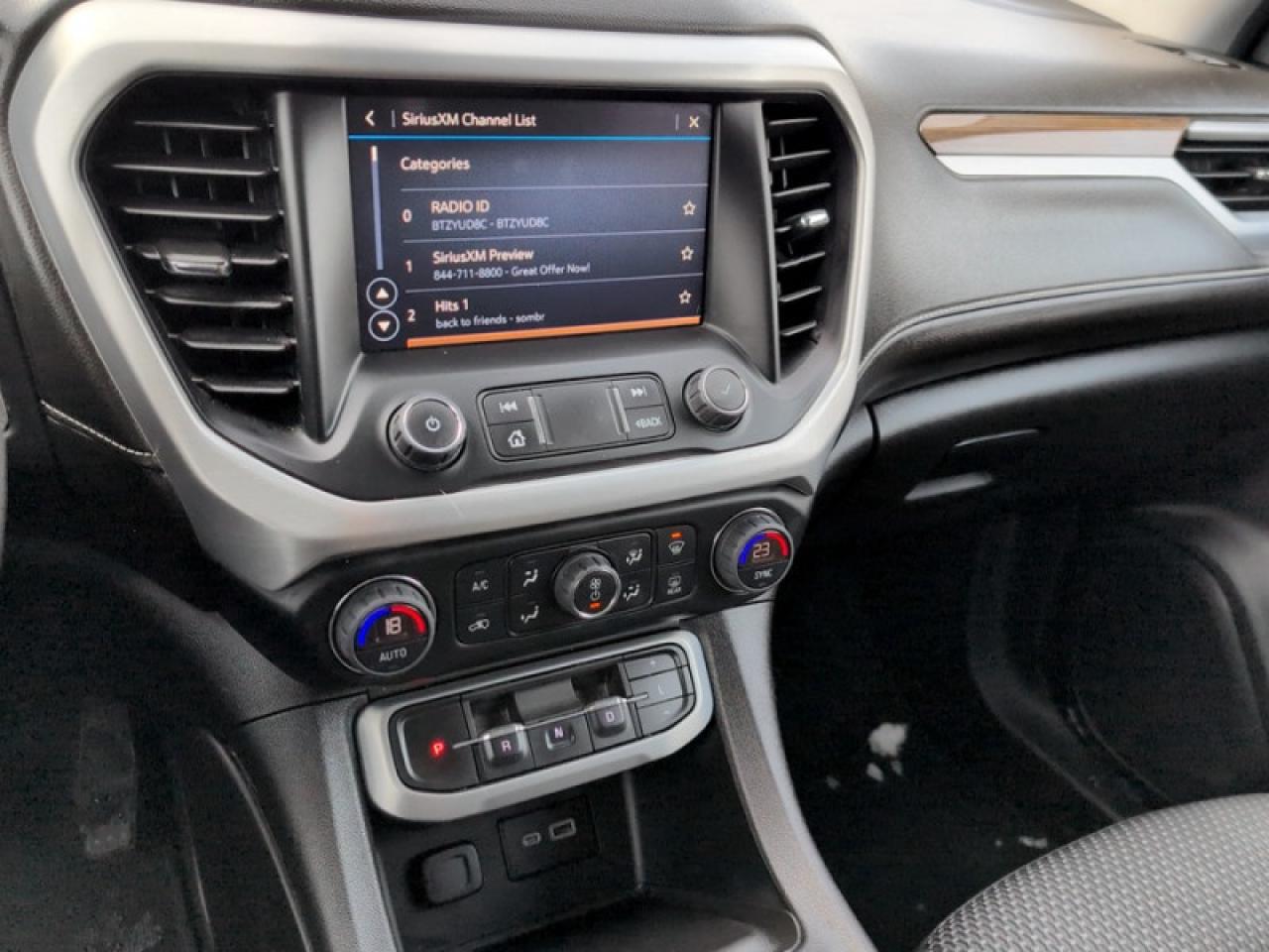 2022 GMC Acadia SLE Photo