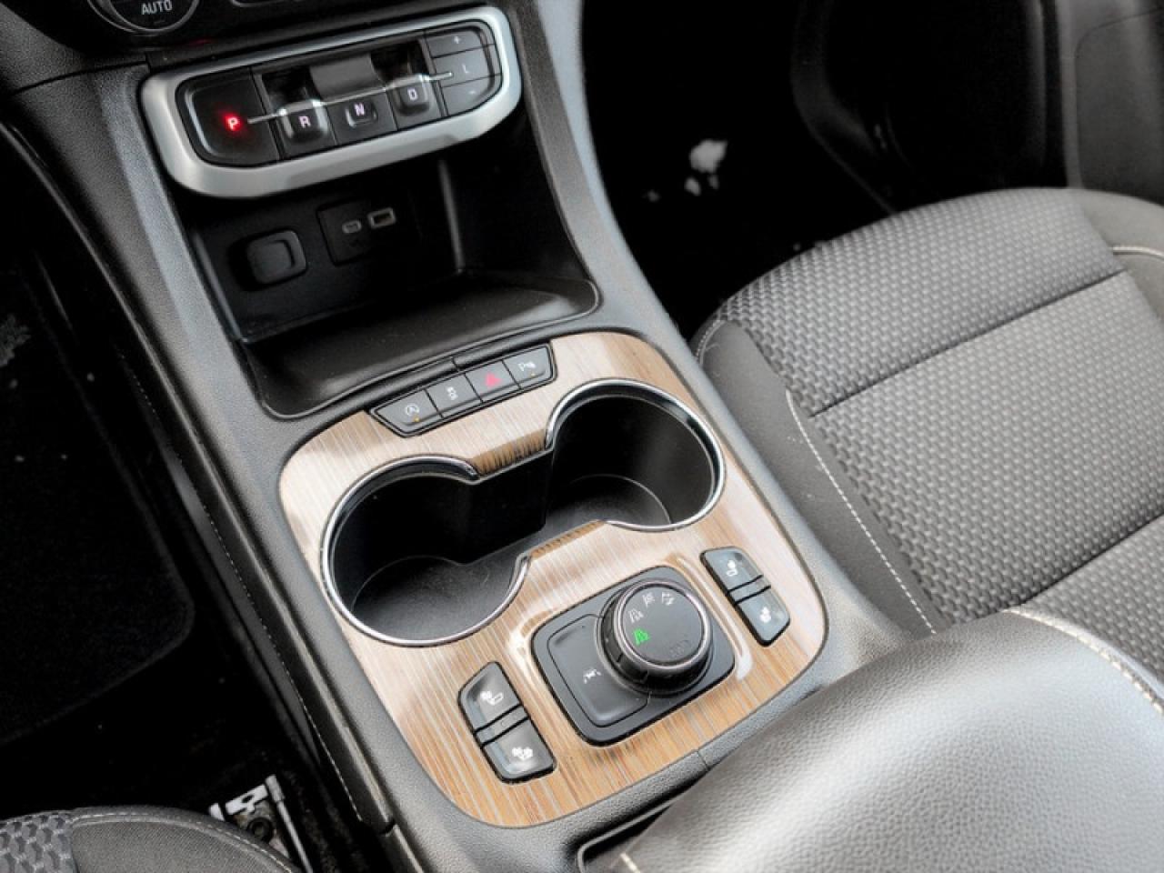 2022 GMC Acadia SLE Photo