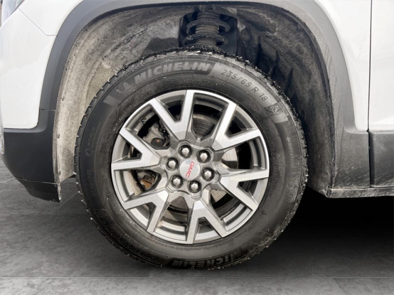 2022 GMC Acadia SLE  **7 PASSENGER - POWER LIFTGATE** Photo