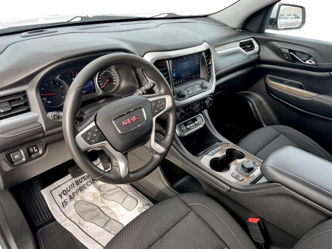 2022 GMC Acadia SLE  **7 PASSENGER - POWER LIFTGATE** Photo