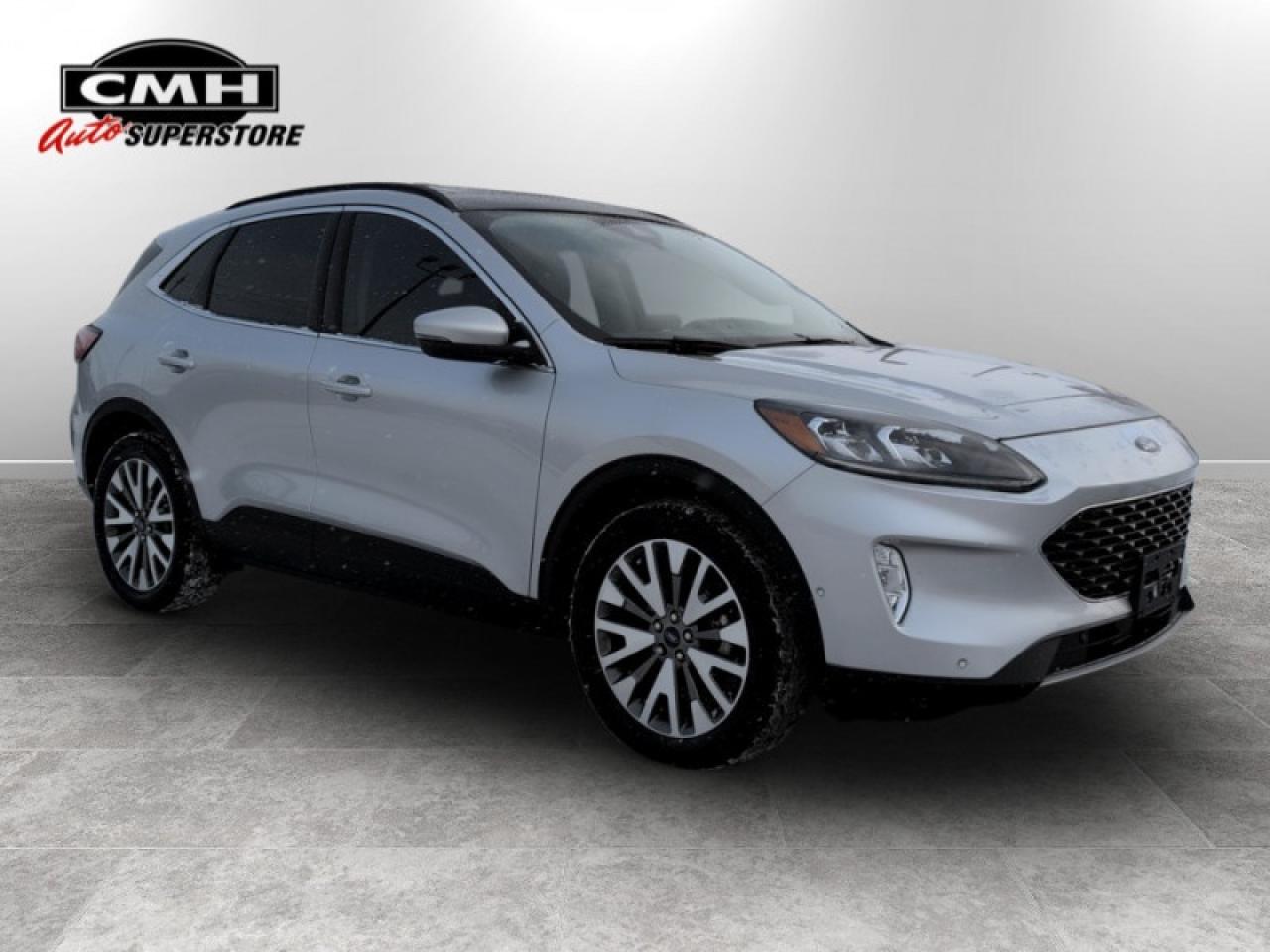 2020 Ford Escape Titanium w/Premium Pkg  **VERY LOW KMS** Photo