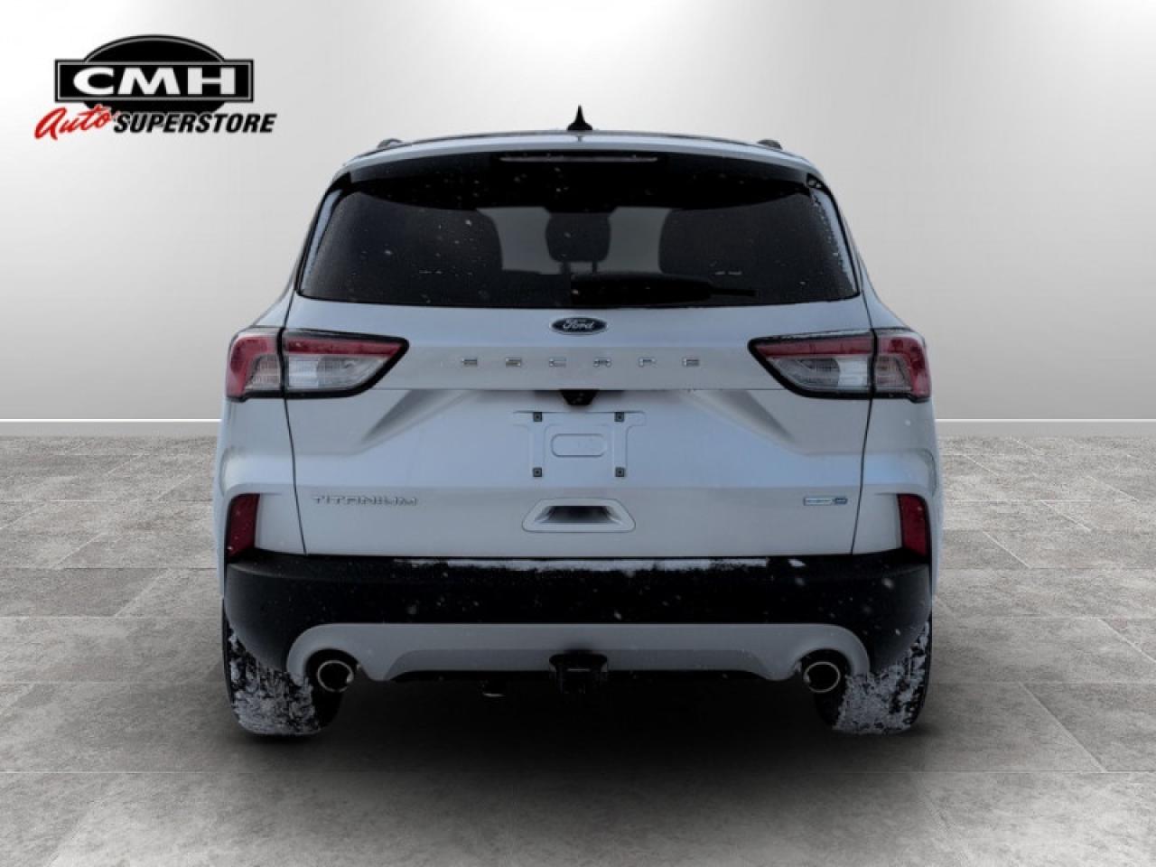 2020 Ford Escape Titanium w/Premium Pkg  **VERY LOW KMS** Photo