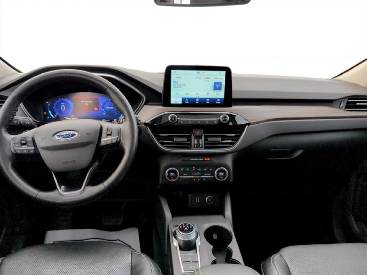 2020 Ford Escape Titanium w/Premium Pkg  **VERY LOW KMS** Photo