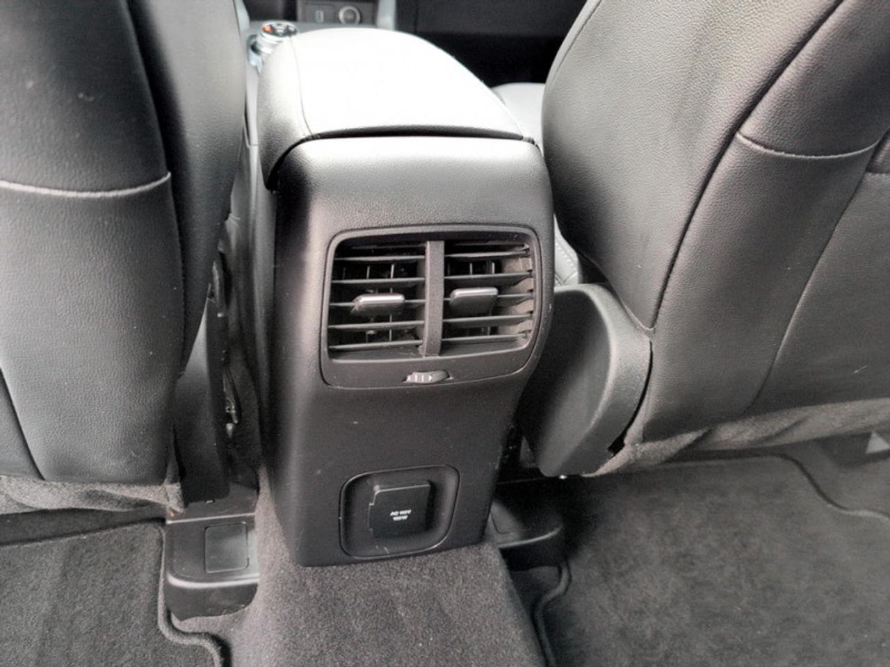 2020 Ford Escape Titanium w/Premium Pkg  **VERY LOW KMS** Photo