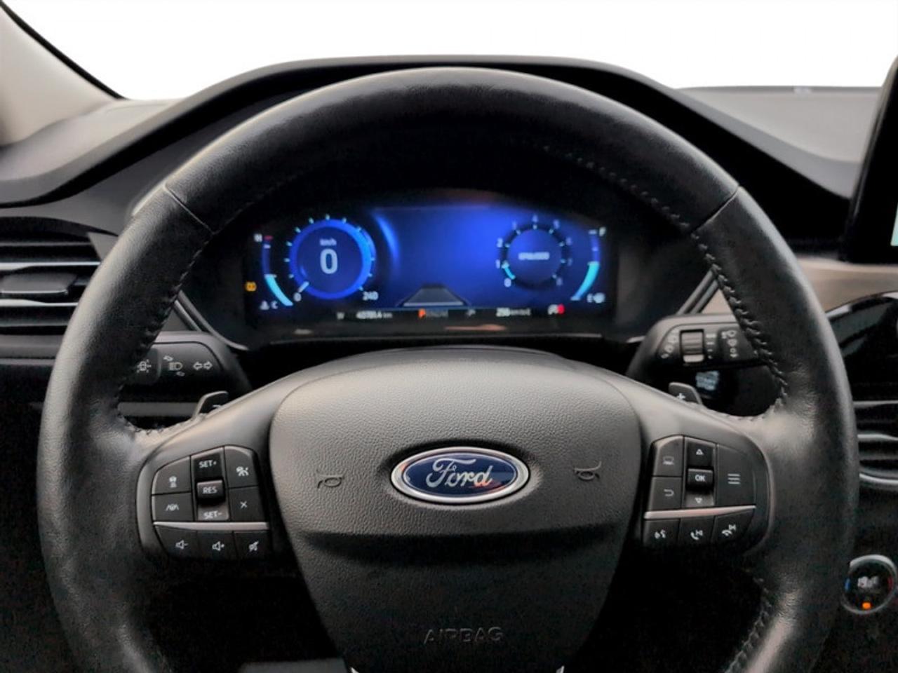 2020 Ford Escape Titanium w/Premium Pkg  **VERY LOW KMS** Photo