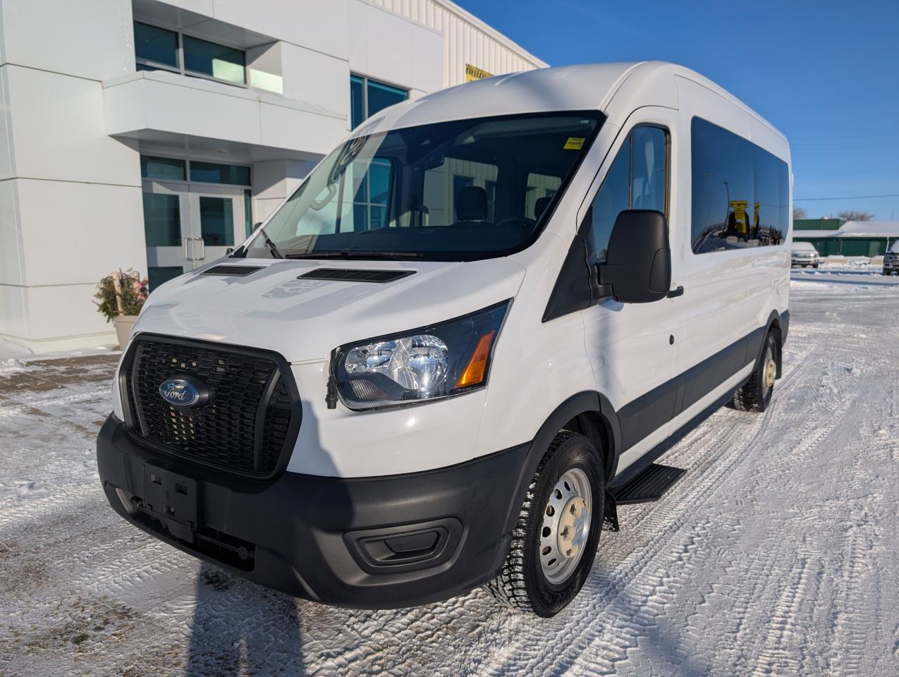 2023 Ford Transit Passenger Wagon XL Photo1