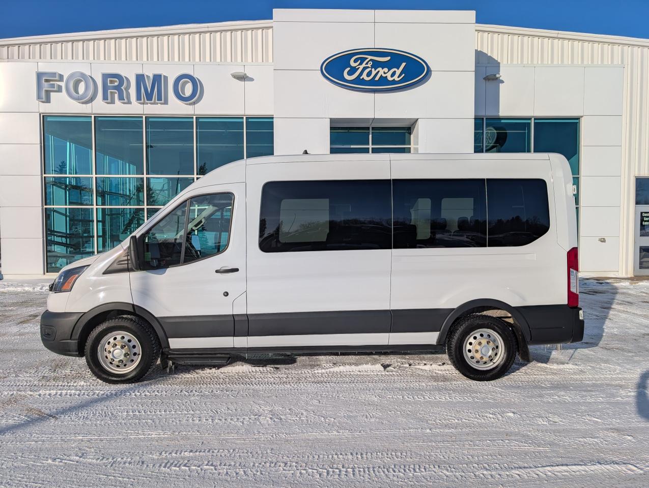 2023 Ford Transit Passenger Wagon XL Photo0
