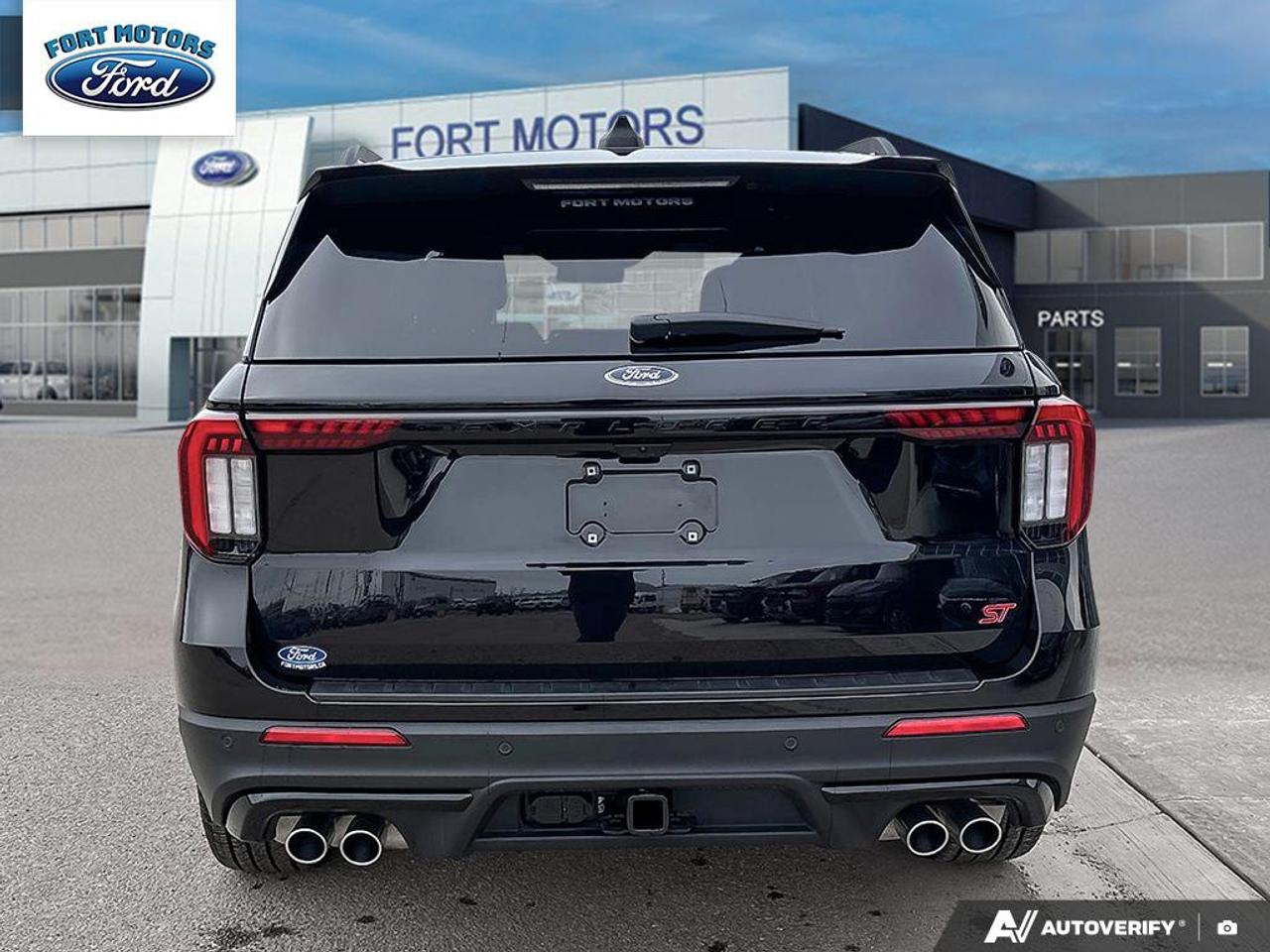 2026 Ford Explorer ST Photo4
