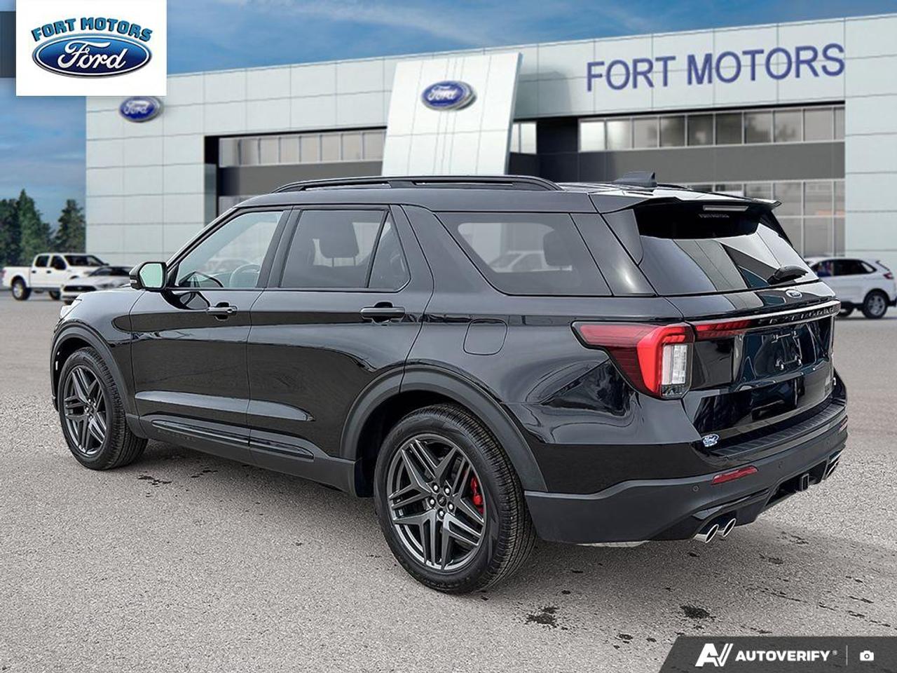 2026 Ford Explorer ST Photo3