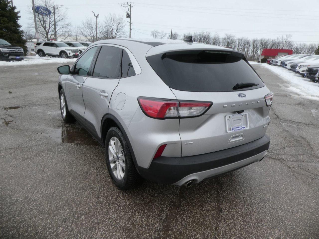 2020 Ford Escape SE SE Photo2