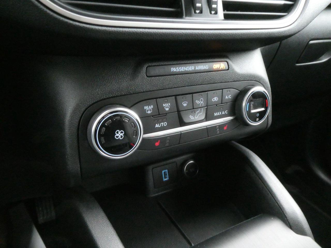 2020 Ford Escape SE SE Photo