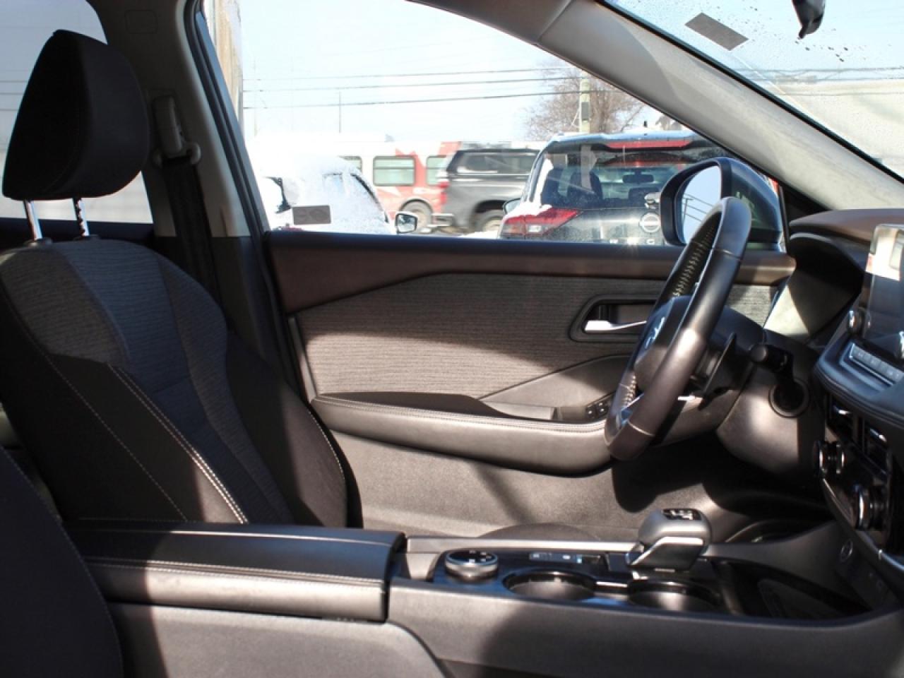 2021 Nissan Rogue SV  - Sunroof -  Heated Seats Photo