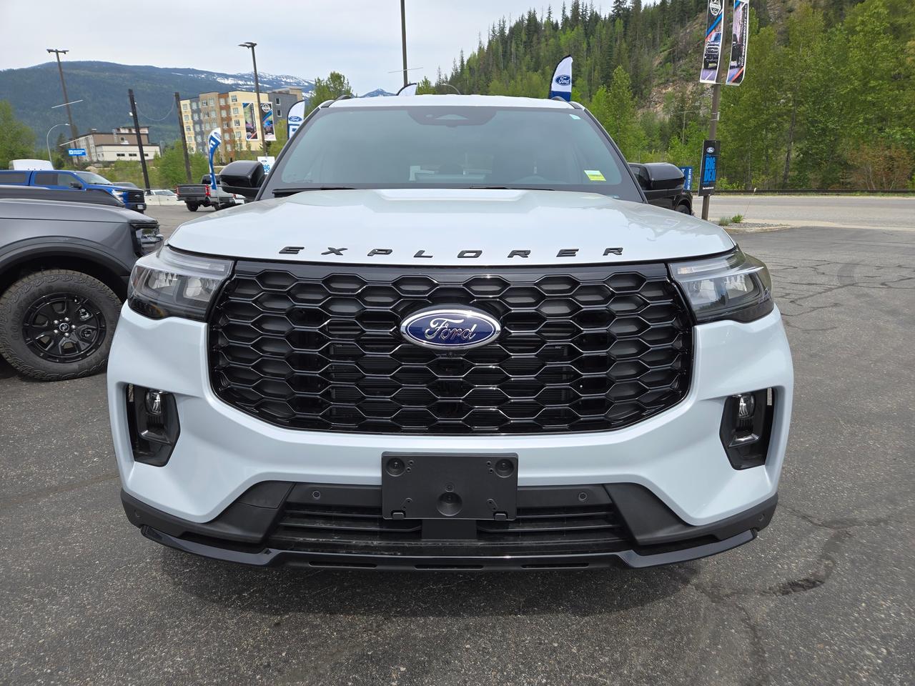 2026 Ford Explorer ST-Line Photo3