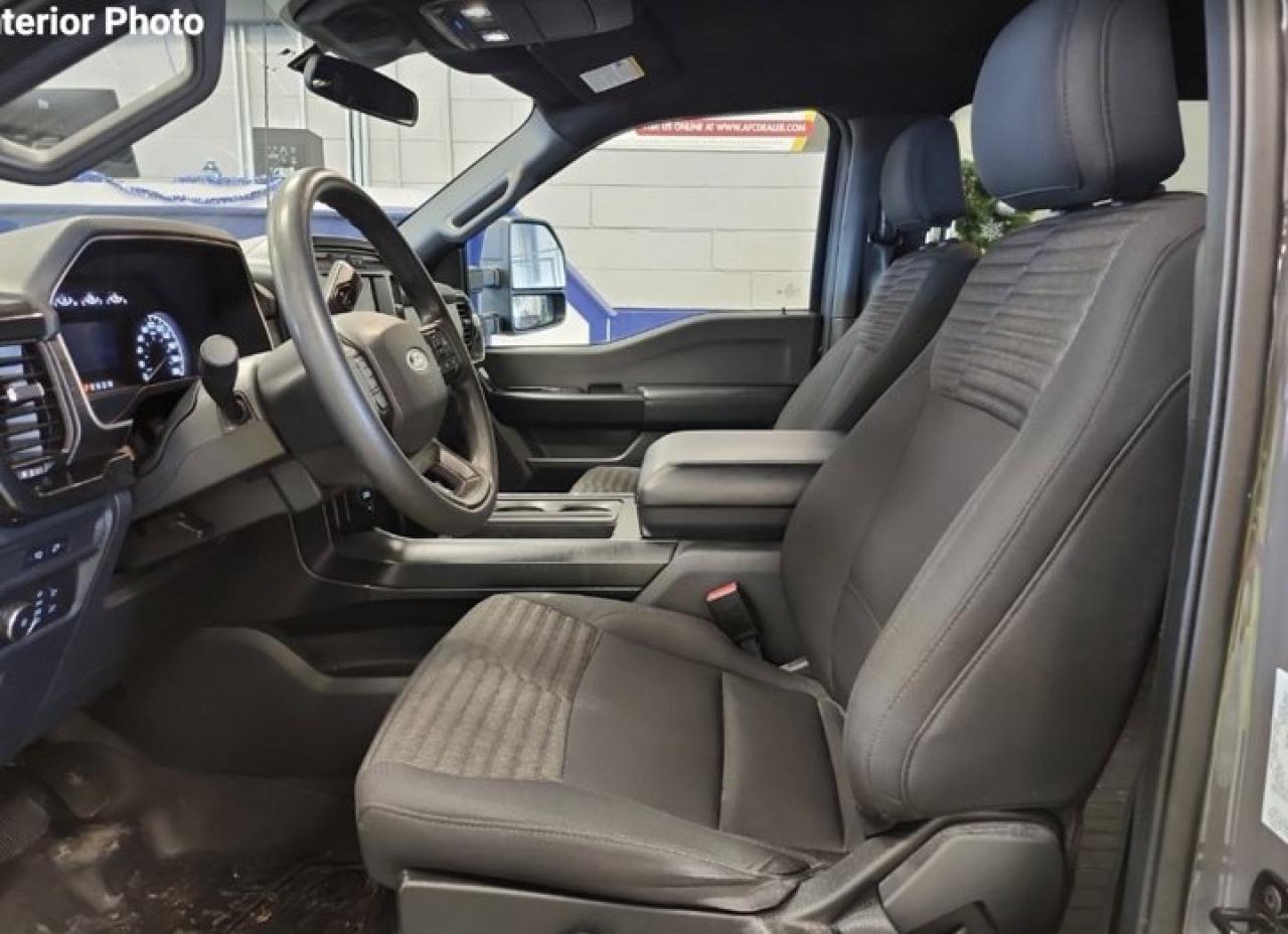 2021 Ford F-150 XL Crew 4X4 | STX Pkg | Bucket Seats | Tow Pkg | CarPlay + Android | Rear Camera | and More ! Photo
