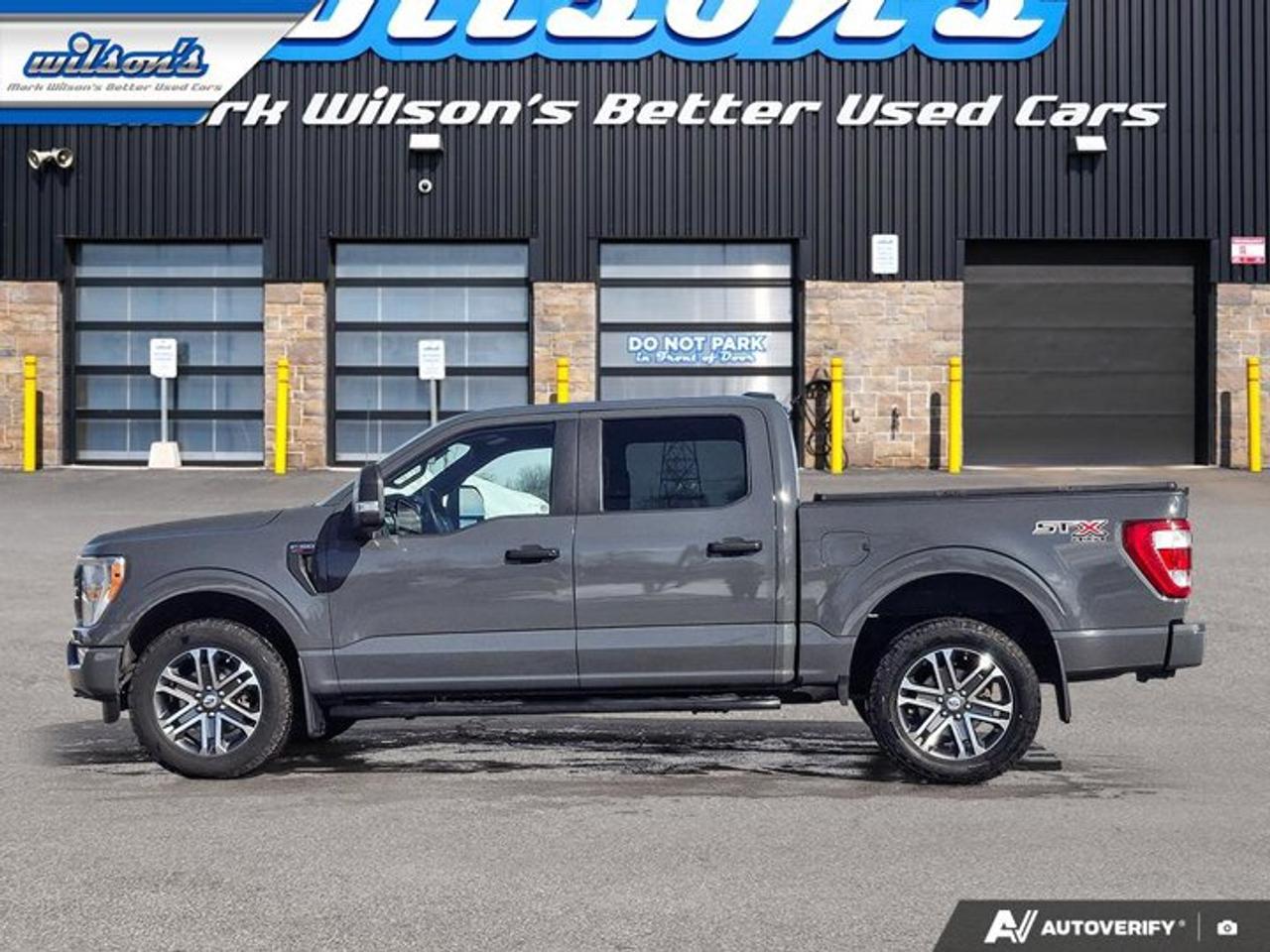 2021 Ford F-150 XL Crew 4X4 | STX Pkg | Bucket Seats | Tow Pkg | CarPlay + Android | Rear Camera | and More ! Photo