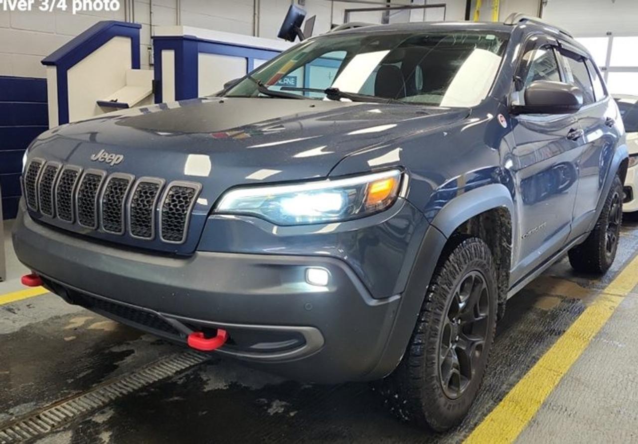 2019 Jeep Cherokee Trailhawk Elite 4WD | V6 | Tow Pkg | Leather | Sunroof | Nav | BSM | Cooled + Heated Seats & More ! Photo