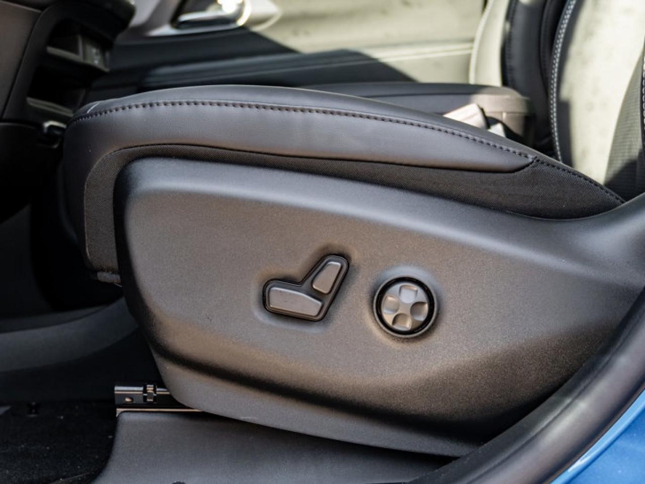 2026 Chrysler Pacifica Select Photo