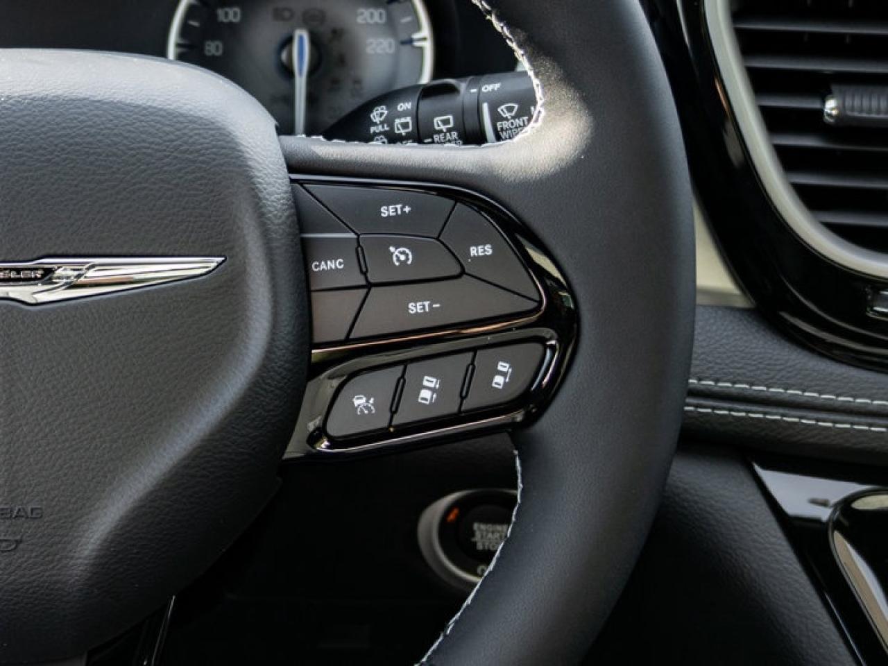 2026 Chrysler Pacifica Select Photo