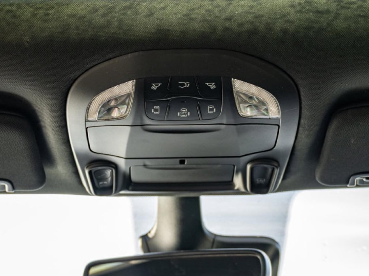 2026 Chrysler Pacifica Select Photo