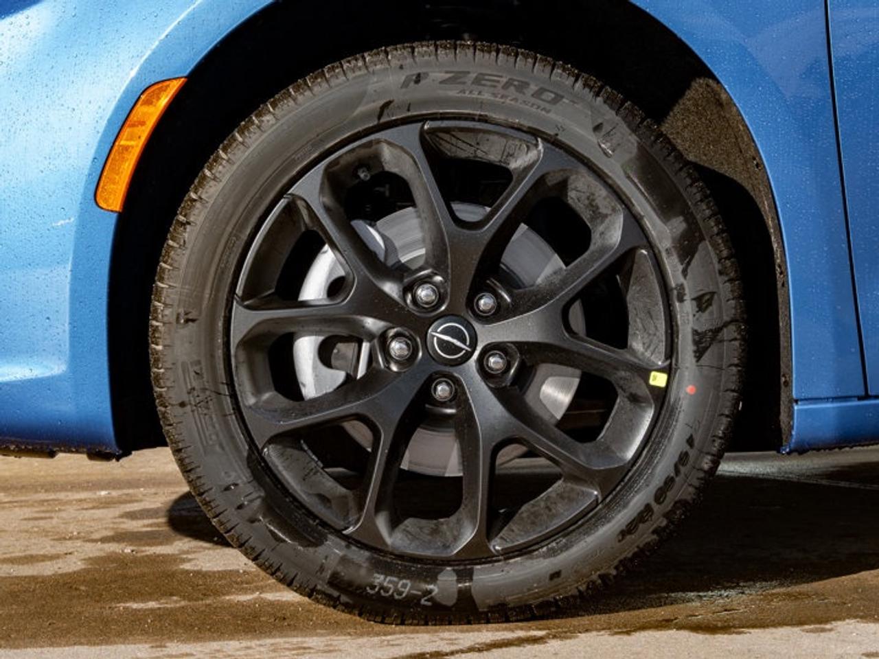 2026 Chrysler Pacifica Select Photo