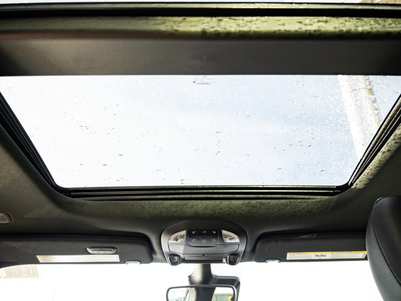 2026 Chrysler Pacifica Select Photo