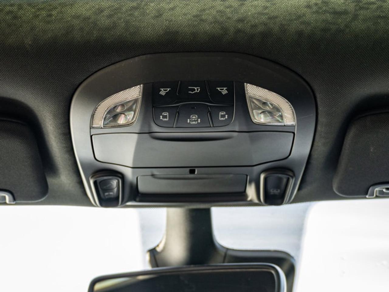 2026 Chrysler Pacifica Select Photo