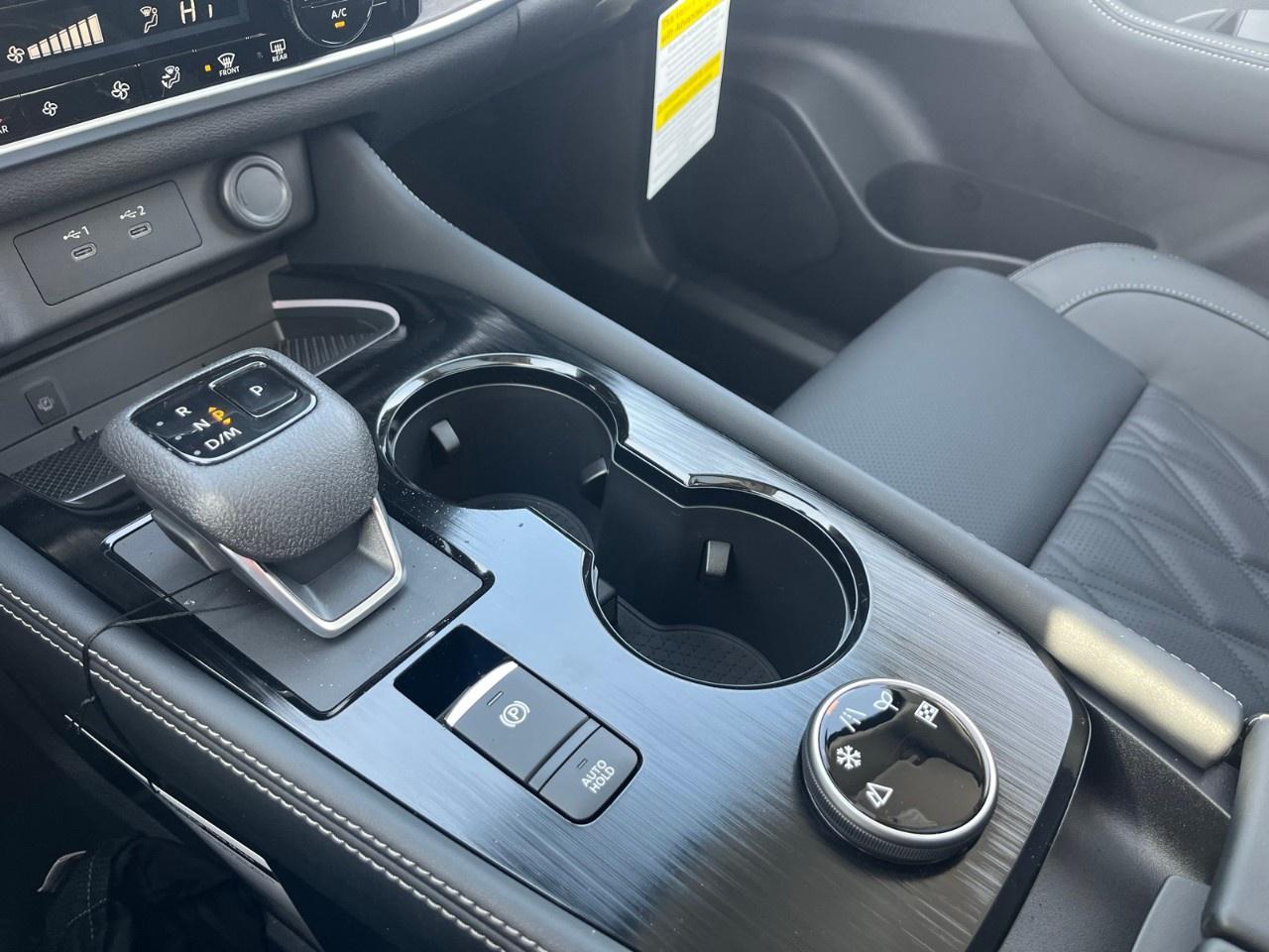 2026 Nissan Rogue AWD Platinum Photo