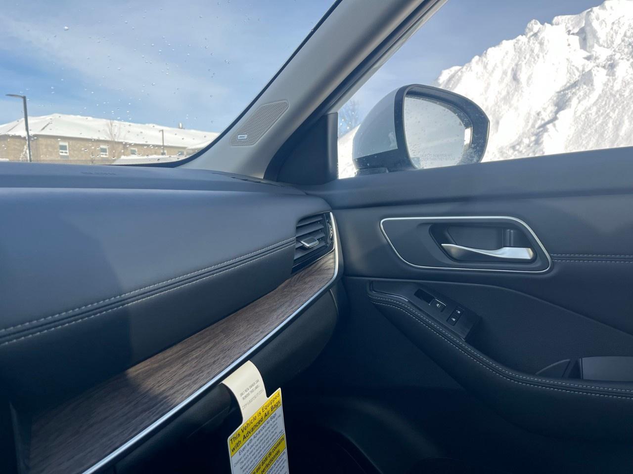 2026 Nissan Rogue AWD Platinum Photo