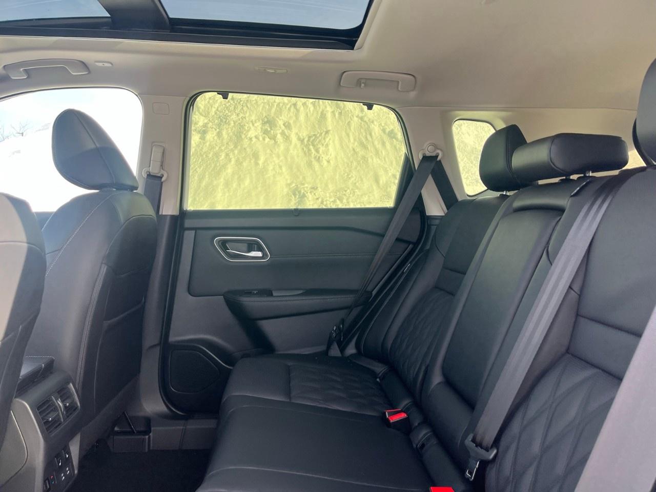 2026 Nissan Rogue AWD Platinum Photo