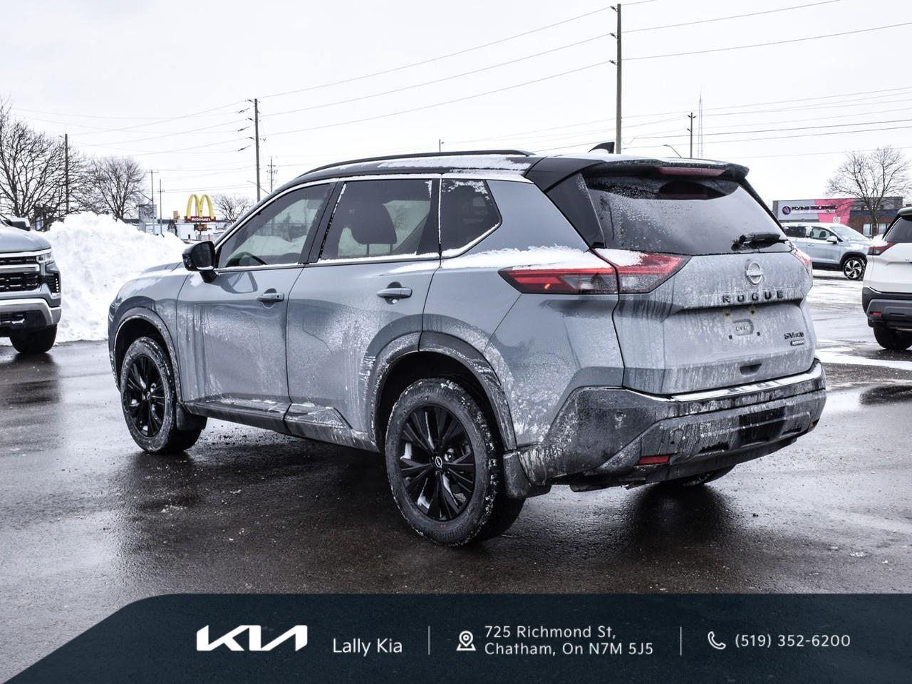 2023 Nissan Rogue SV Midnight Edition New Arrival | Midnight Edition | Clean CarFax | Low KMs Photo3