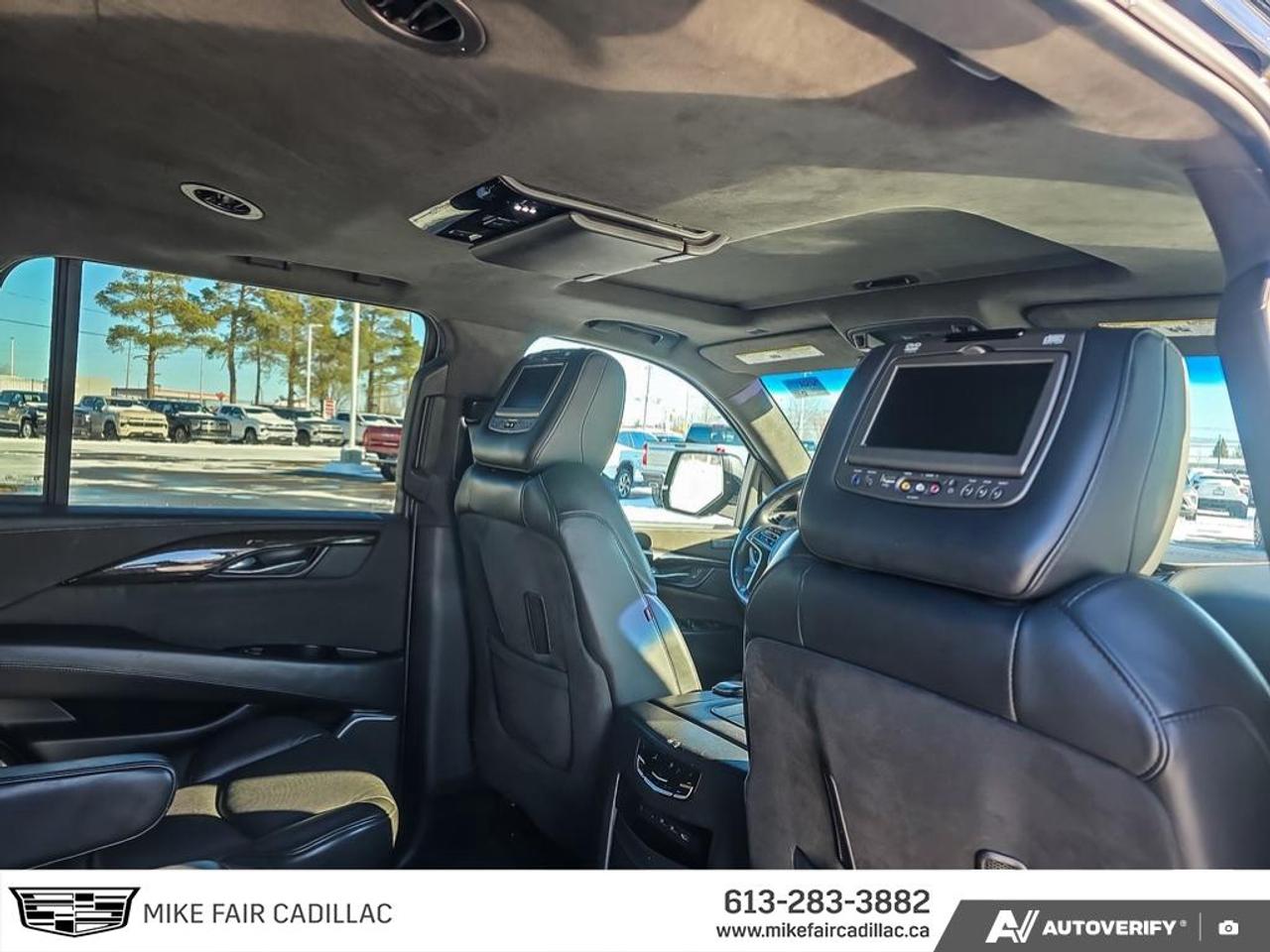 2019 Cadillac Escalade Platinum Magnetic Ride Control, Power Retractable Ride Control , LED Lighting Photo
