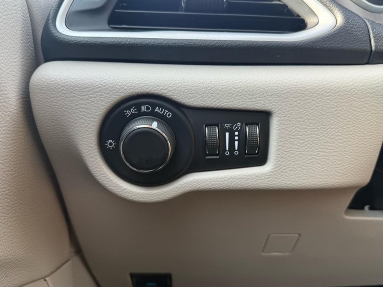 2024 Dodge Grand Caravan SXT  - Heated Seats Photo