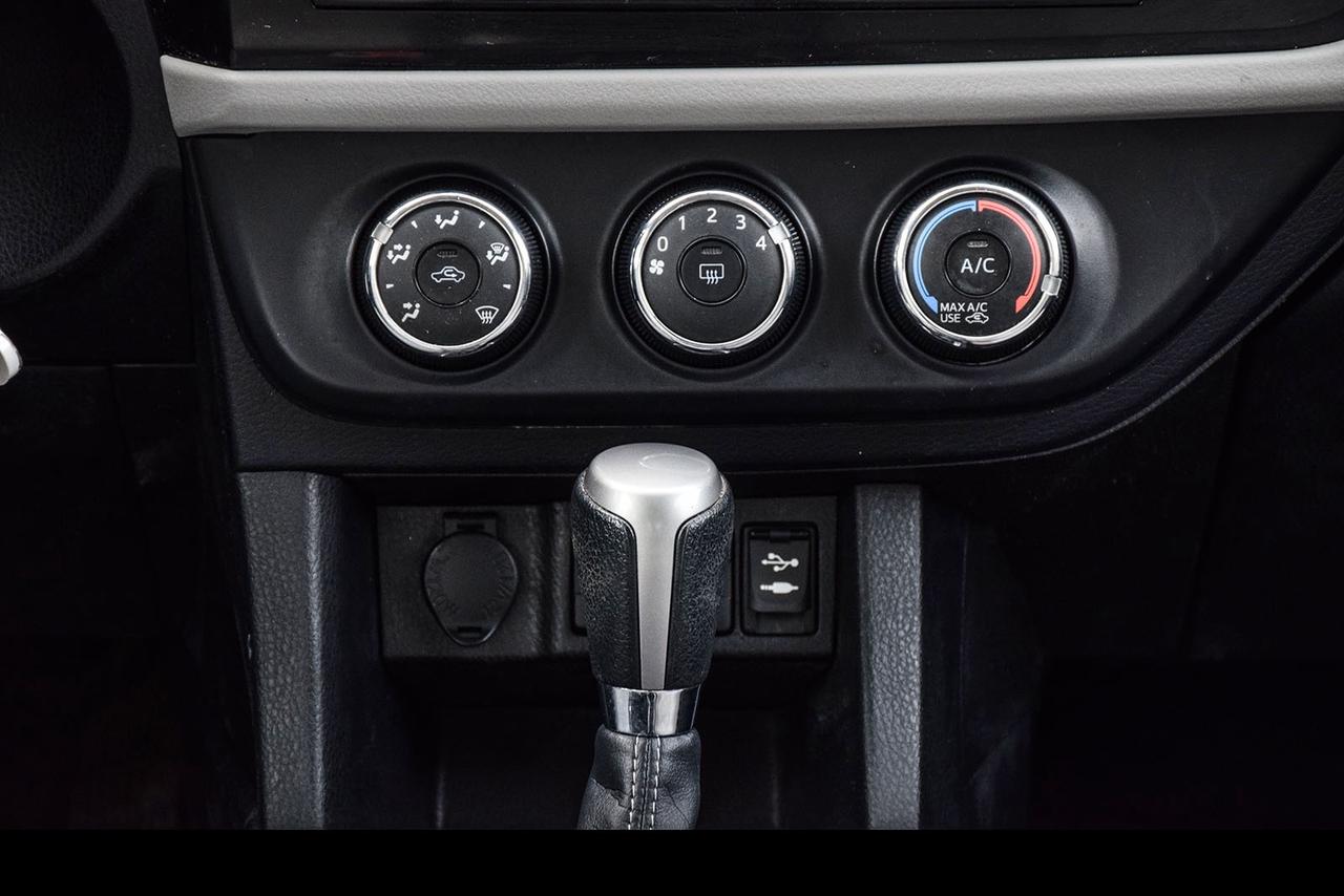 2016 Toyota Corolla LE Heated Seats backup camera Photo