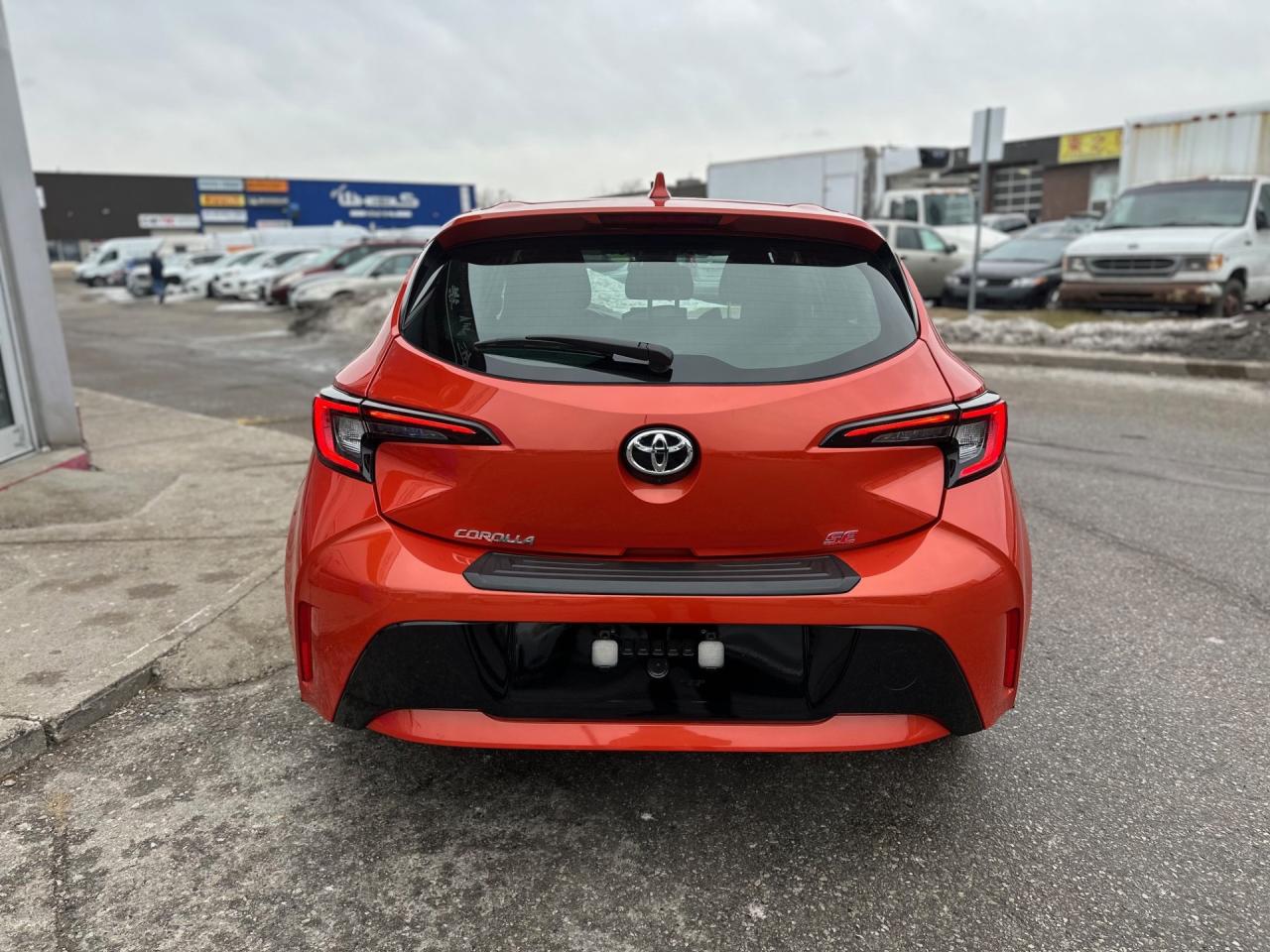2025 Toyota Corolla Hatchback SE Photo