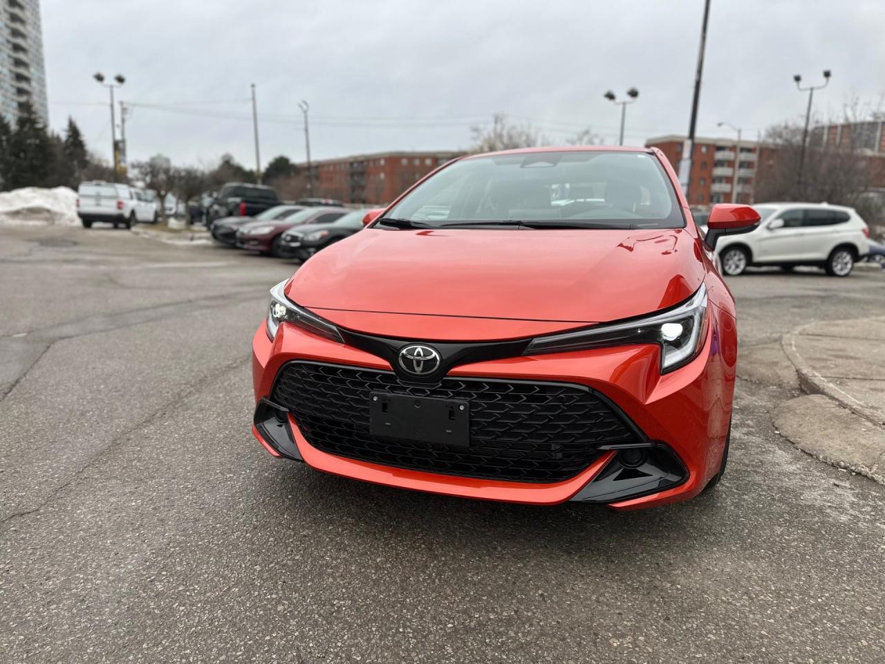 2025 Toyota Corolla Hatchback SE Photo