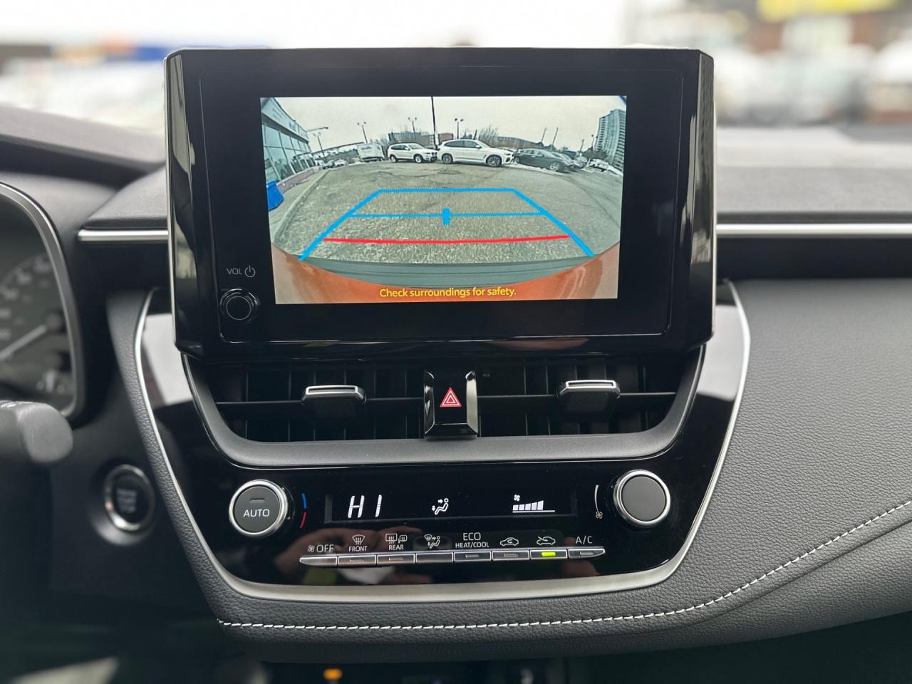 2025 Toyota Corolla Hatchback SE Photo