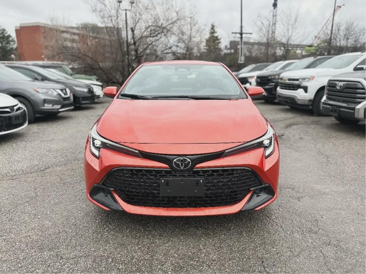 2025 Toyota Corolla Hatchback SE Photo