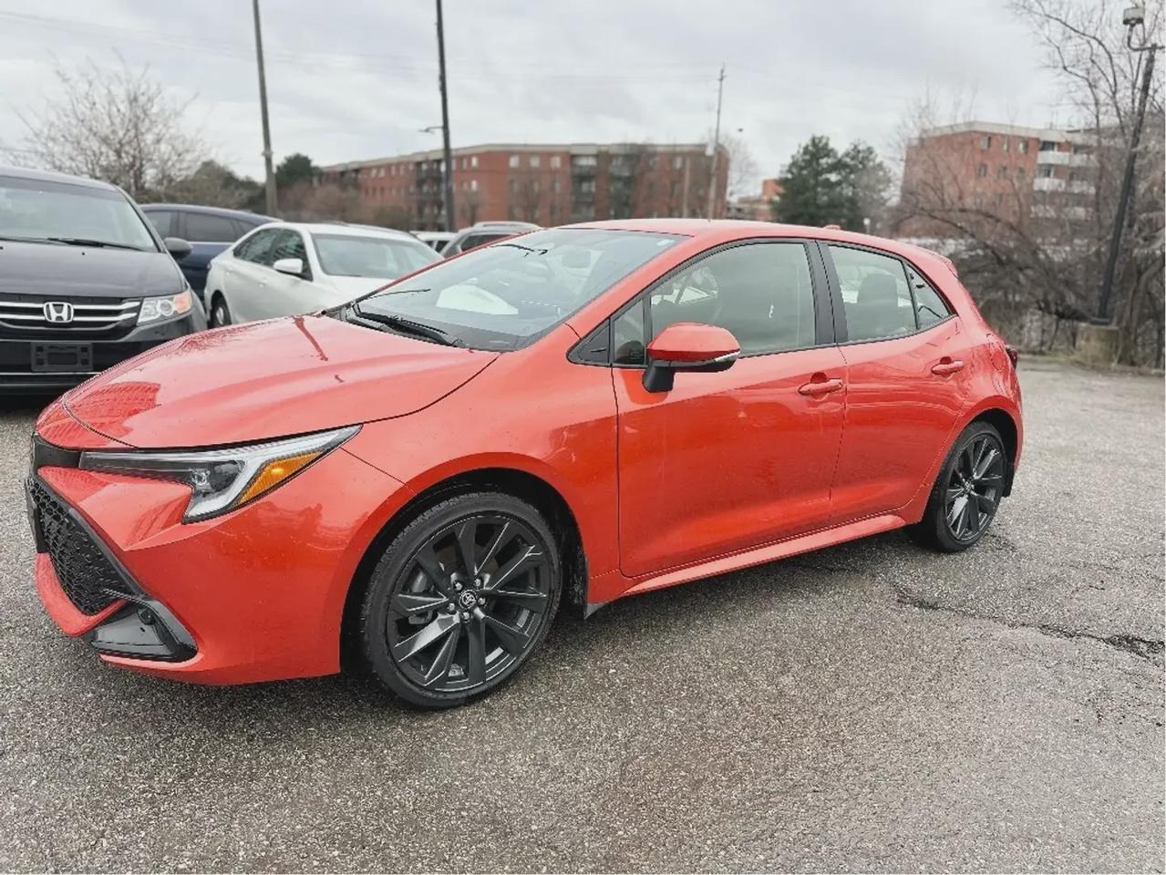 2025 Toyota Corolla Hatchback SE Photo