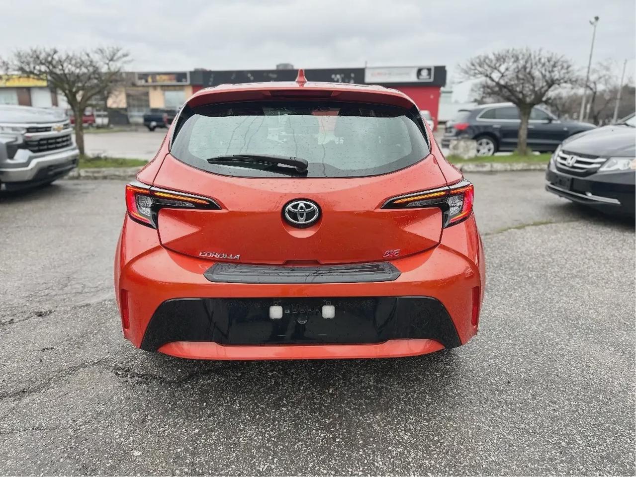 2025 Toyota Corolla Hatchback SE Photo