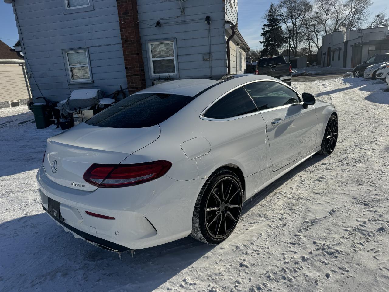 2017 Mercedes-Benz C-Class C 300 Photo2