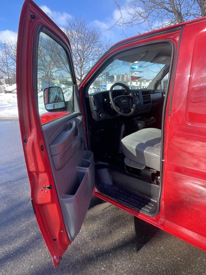 2008 GMC Savana Cargo Van SLIDING DOOR      KROWN RUST PROOFED Photo