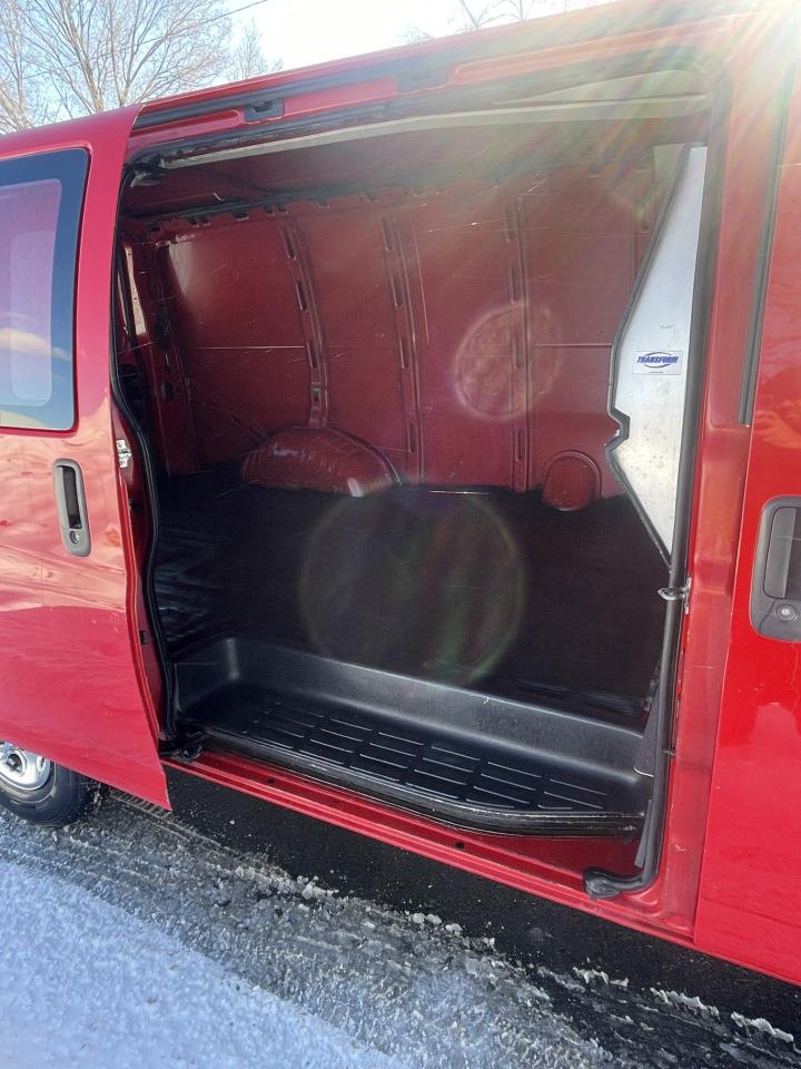 2008 GMC Savana Cargo Van SLIDING DOOR      KROWN RUST PROOFED Photo